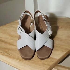 Clarks Women's White and Tan Sandals